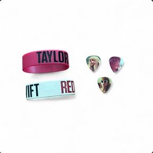 Rare Taylor Swift RED Tour 2013 Official VIP Merch Bundle